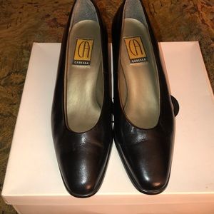 Black Caresss low healed leather dress shoe